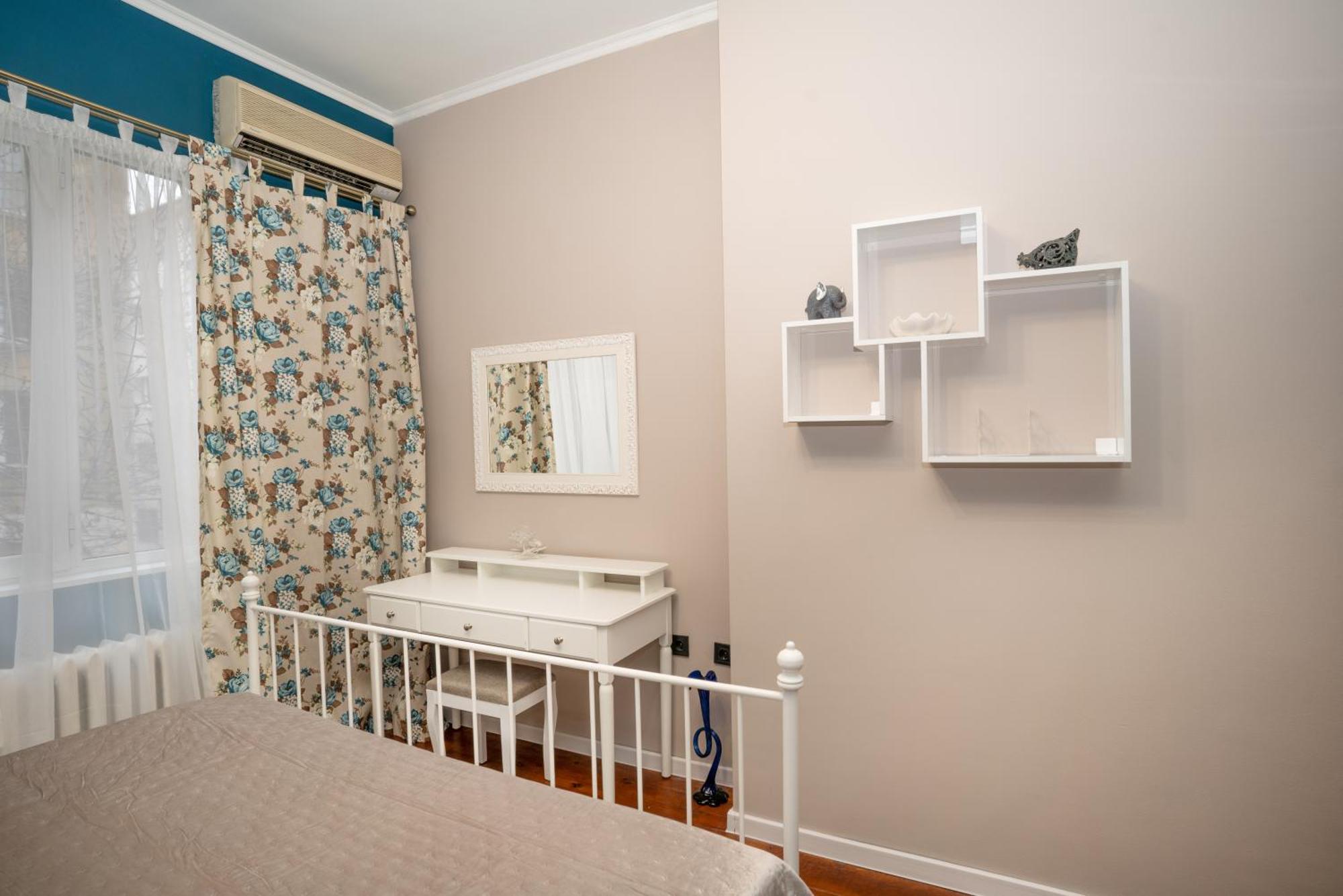 Апартаменти Casa Blue - Two Bdr Next To Ndk *